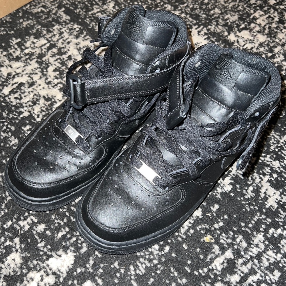 Black Air Force 1s